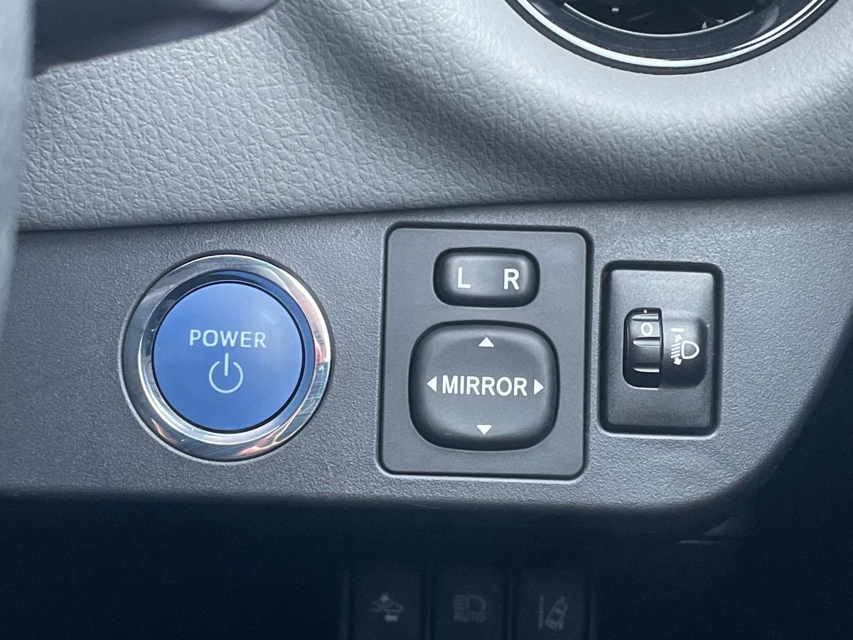 Used Toyota Yaris 2017 for sale - 76458827: Photo 27