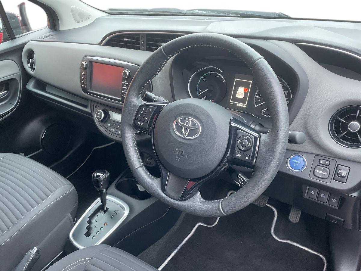 Used Toyota Yaris 2017 for sale - 76458827: Photo 3