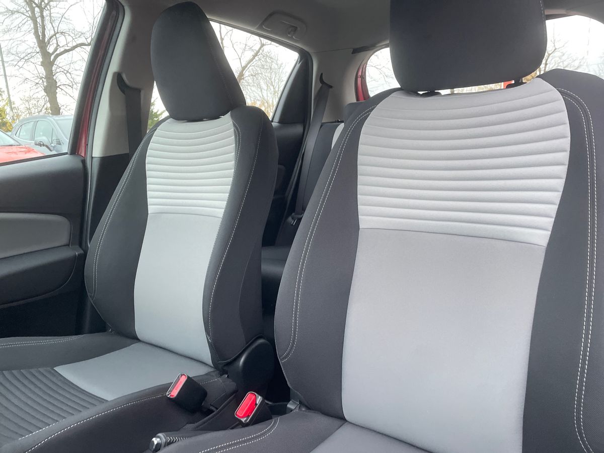 Used Toyota Yaris 2017 for sale - 76458827: Photo 35