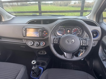 Used Toyota Yaris 2018 for sale - 77743500: Photo