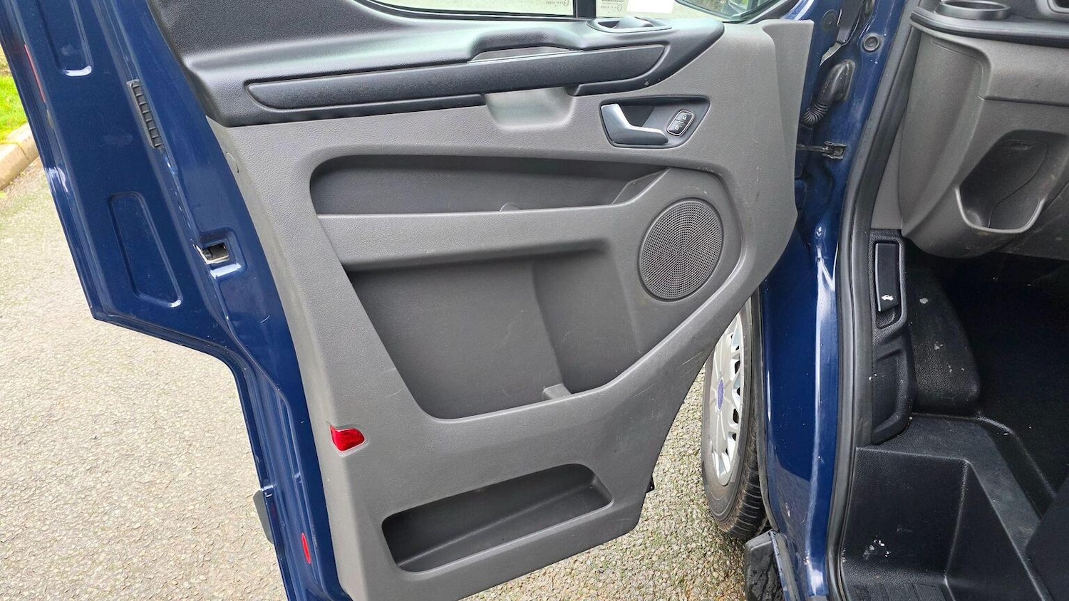 Used Ford Transit Custom 2018 for sale - 77997331: Photo 35