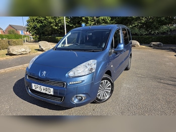 Used Peugeot Partner Tepee 2015 for sale - 79323934: Photo