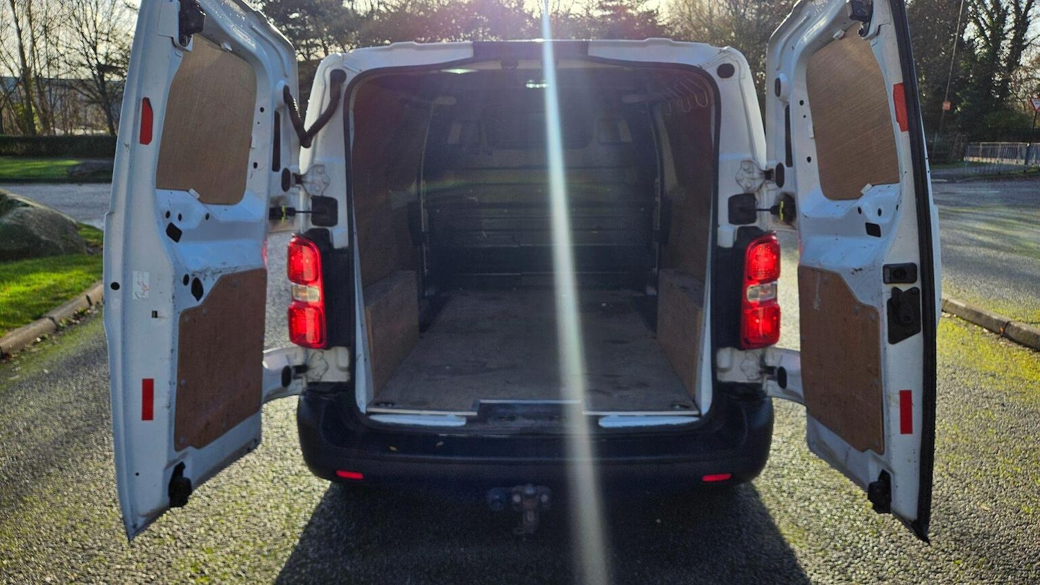 Used Peugeot Expert 2018 for sale - 77997333: Photo 24