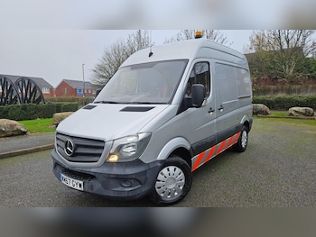 Used Mercedes-Benz Sprinter 2018 for sale - 77997332: Photo