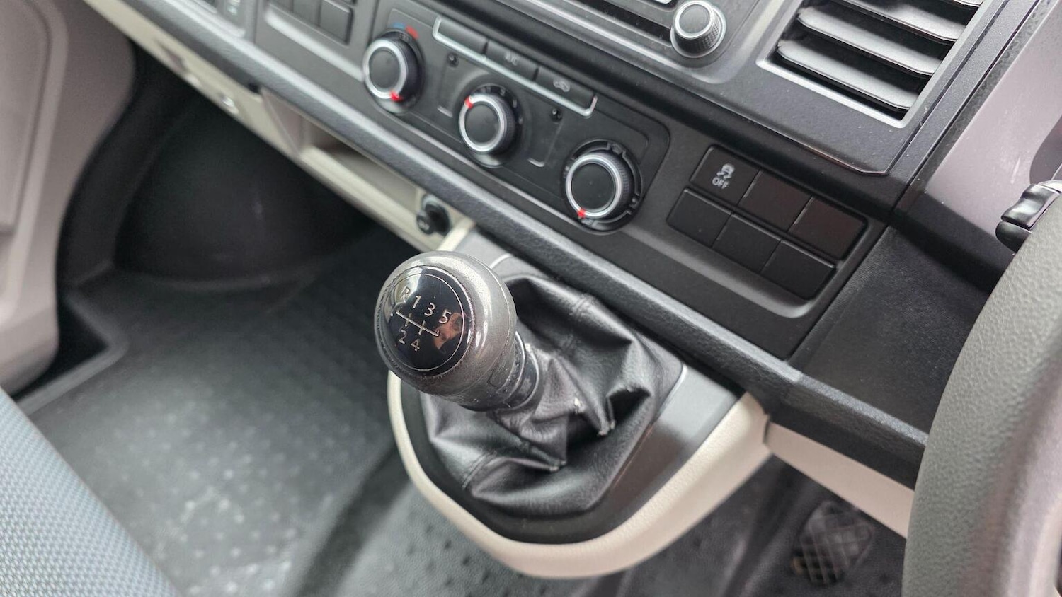 Used Volkswagen Transporter 2019 for sale - 78206046: Photo 35