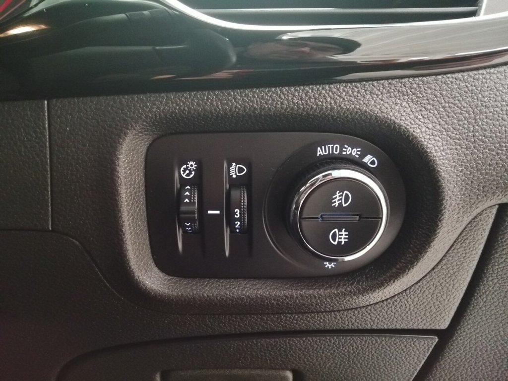 Used Vauxhall Astra 2017 for sale - 77037799: Photo 19