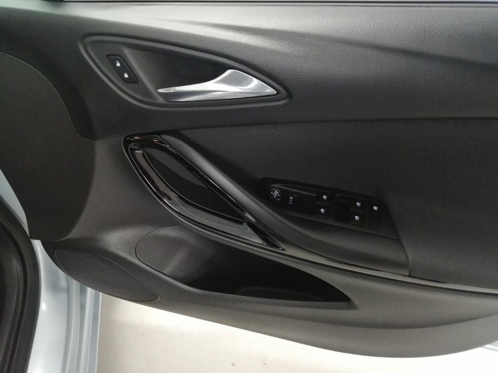 Used Vauxhall Astra 2017 for sale - 77037799: Photo 36