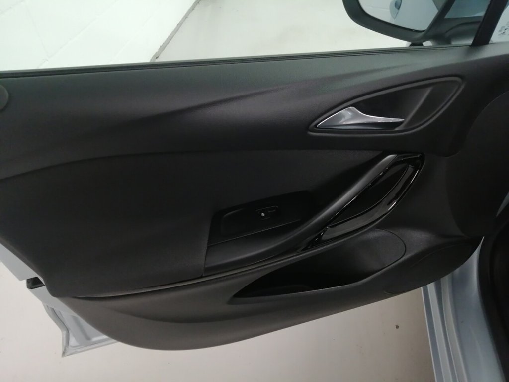 Used Vauxhall Astra 2017 for sale - 77037799: Photo 39