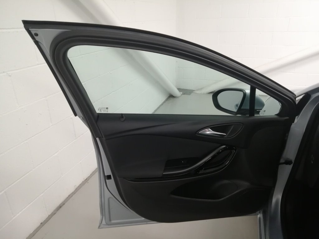 Used Vauxhall Astra 2017 for sale - 77037799: Photo 40