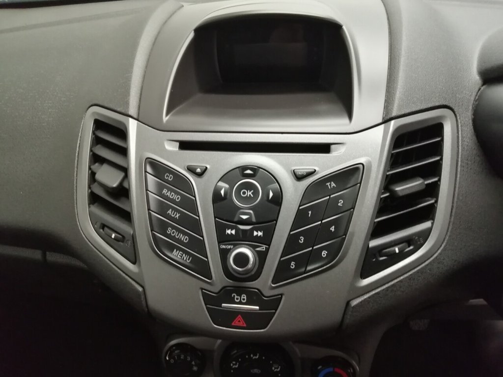 Used Ford Fiesta Van 2015 for sale - 75854087: Photo 11
