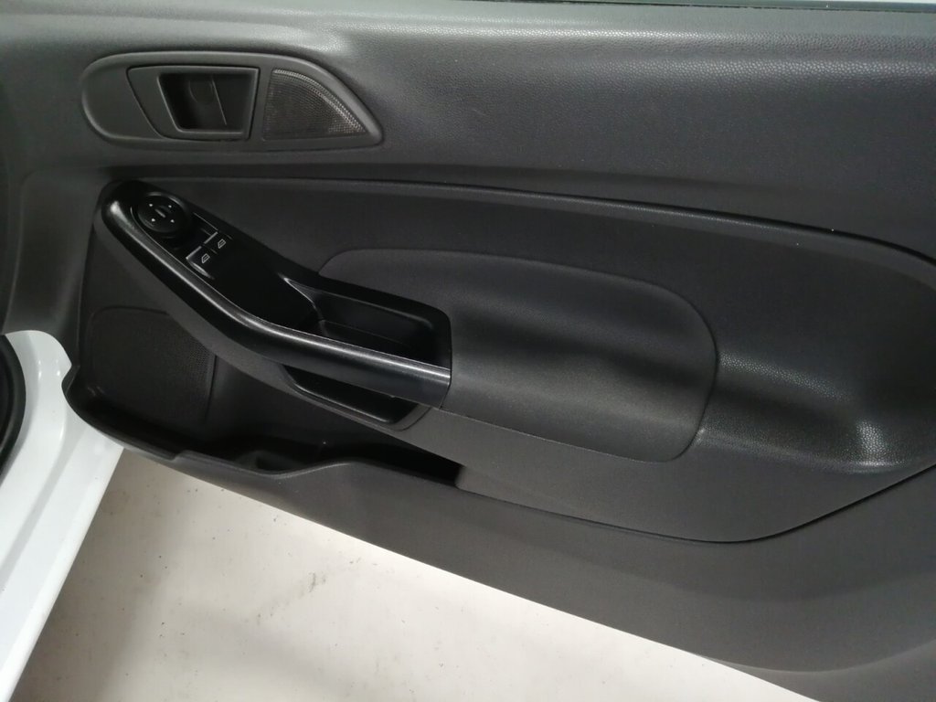 Used Ford Fiesta Van 2015 for sale - 75854087: Photo 29