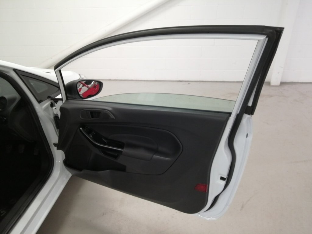 Used Ford Fiesta Van 2015 for sale - 75854087: Photo 30