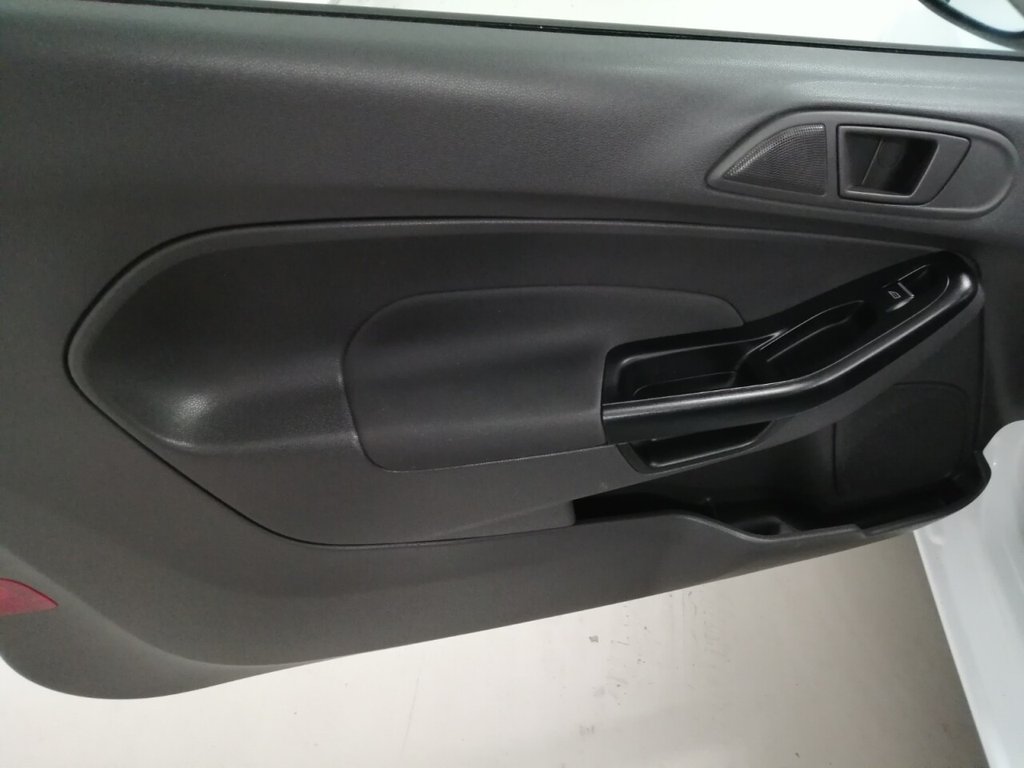 Used Ford Fiesta Van 2015 for sale - 75854087: Photo 32
