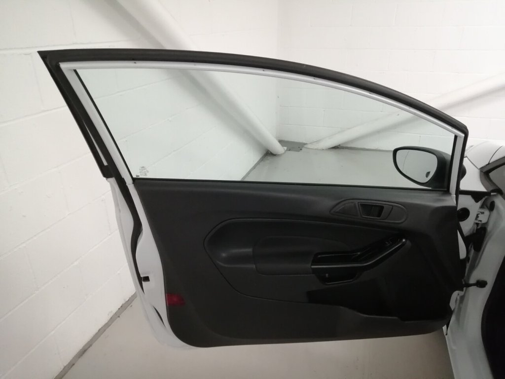 Used Ford Fiesta Van 2015 for sale - 75854087: Photo 33