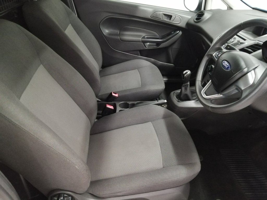 Used Ford Fiesta Van 2015 for sale - 75854087: Photo 9