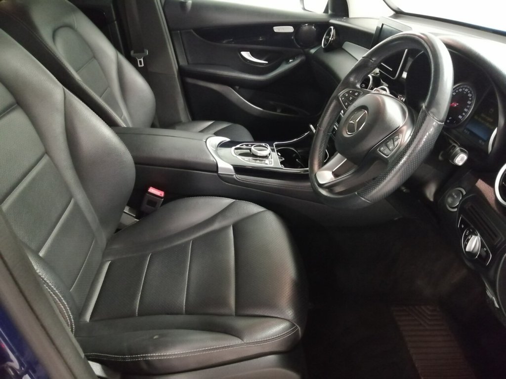 Used Mercedes-Benz GLC 2019 for sale - 76570567: Photo 11