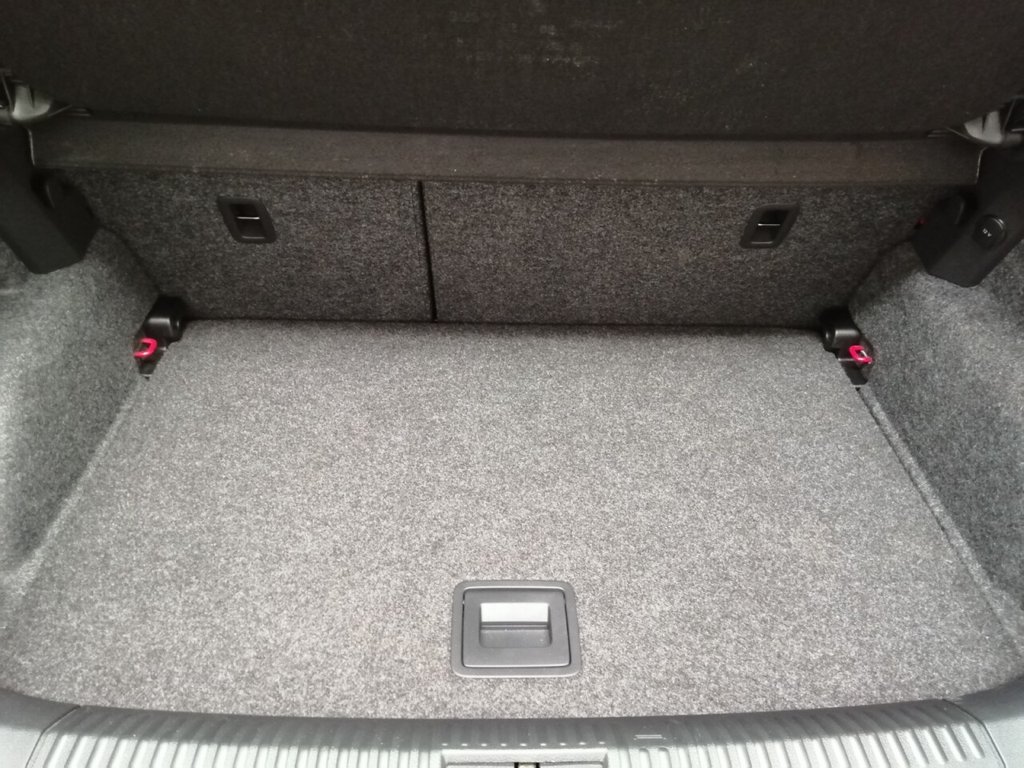 Used Volkswagen Polo 2010 for sale - 76724178: Photo 28