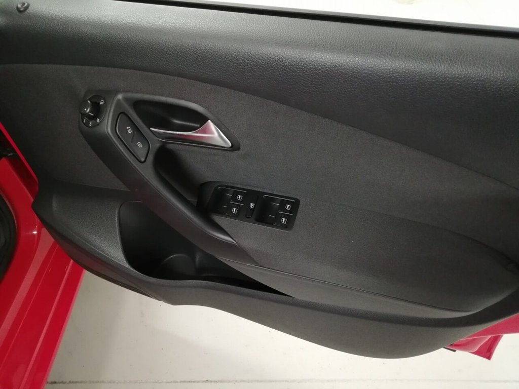 Used Volkswagen Polo 2010 for sale - 76724178: Photo 31