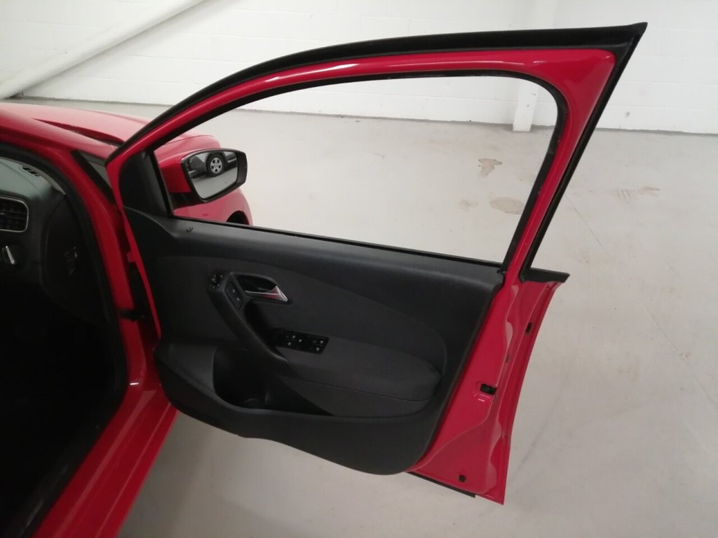 Used Volkswagen Polo 2010 for sale - 76724178: Photo 32