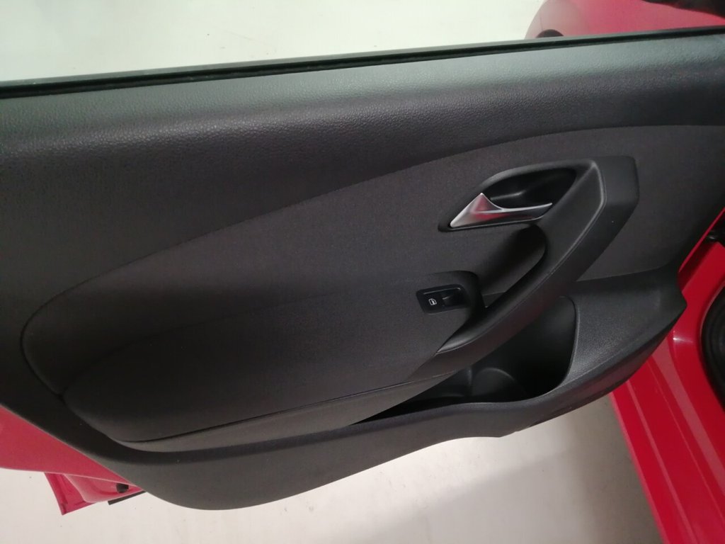 Used Volkswagen Polo 2010 for sale - 76724178: Photo 34