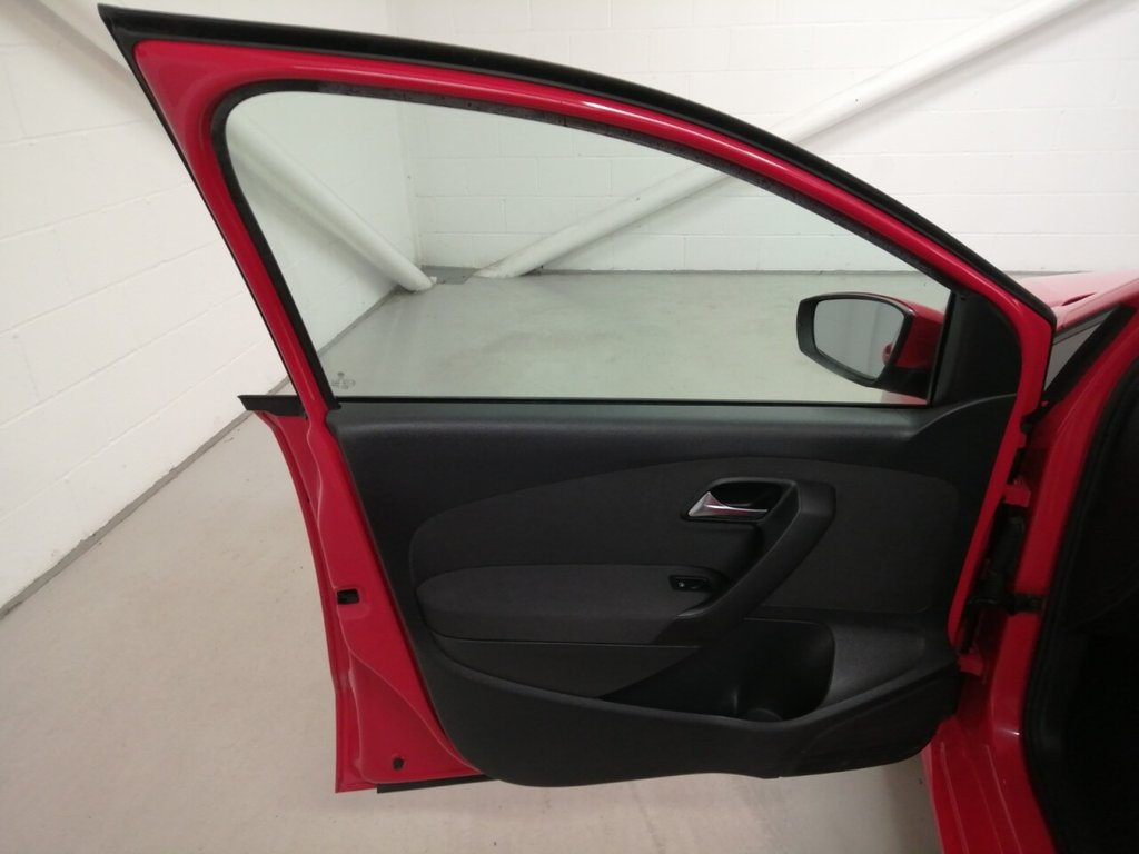 Used Volkswagen Polo 2010 for sale - 76724178: Photo 35