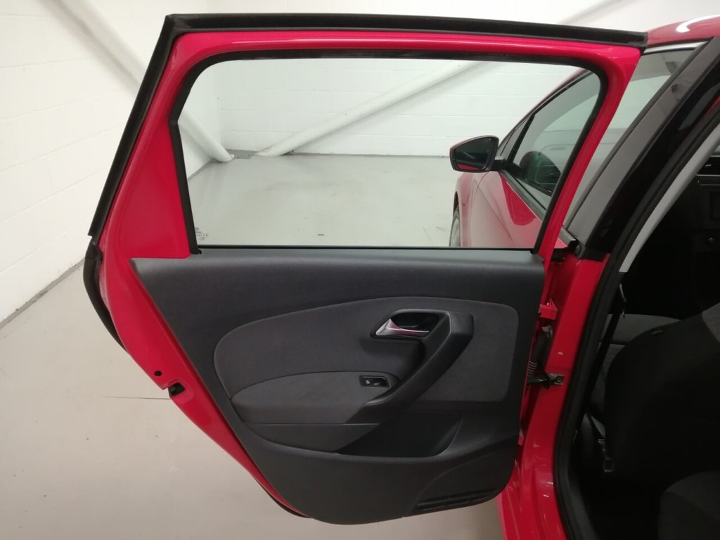 Used Volkswagen Polo 2010 for sale - 76724178: Photo 41