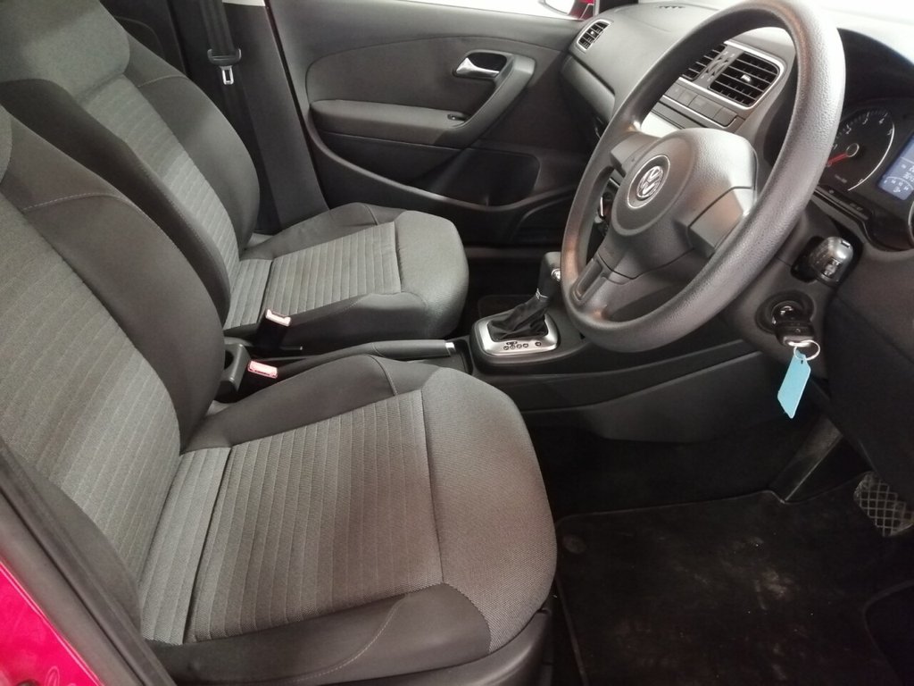 Used Volkswagen Polo 2010 for sale - 76724178: Photo 8