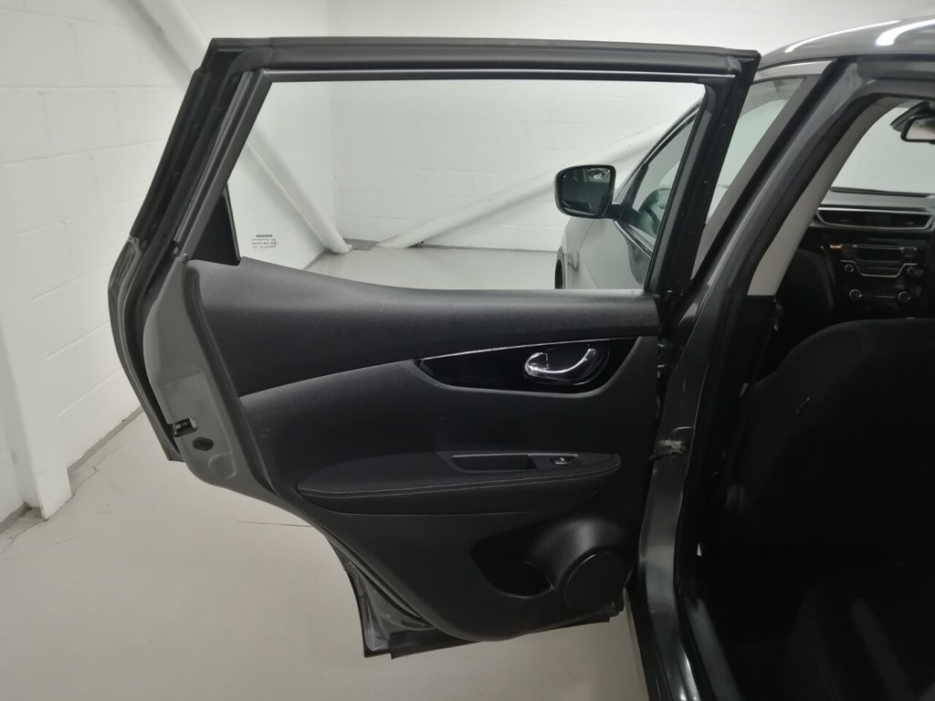 Used Nissan Qashqai 2017 for sale - 77368961: Photo 44