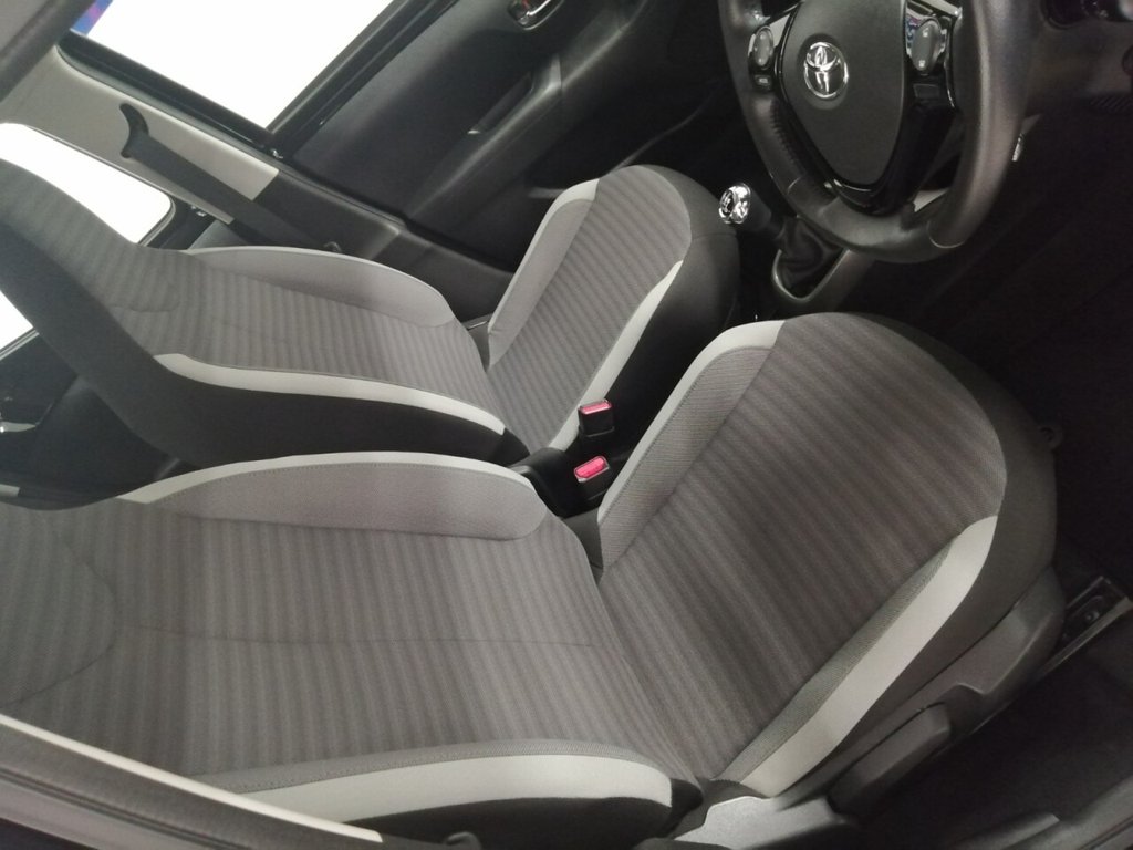 Used Toyota AYGO 2018 for sale - 76711083: Photo 35