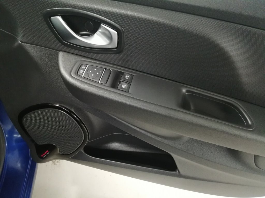 Used Renault Clio 2018 for sale - 77072441: Photo 35