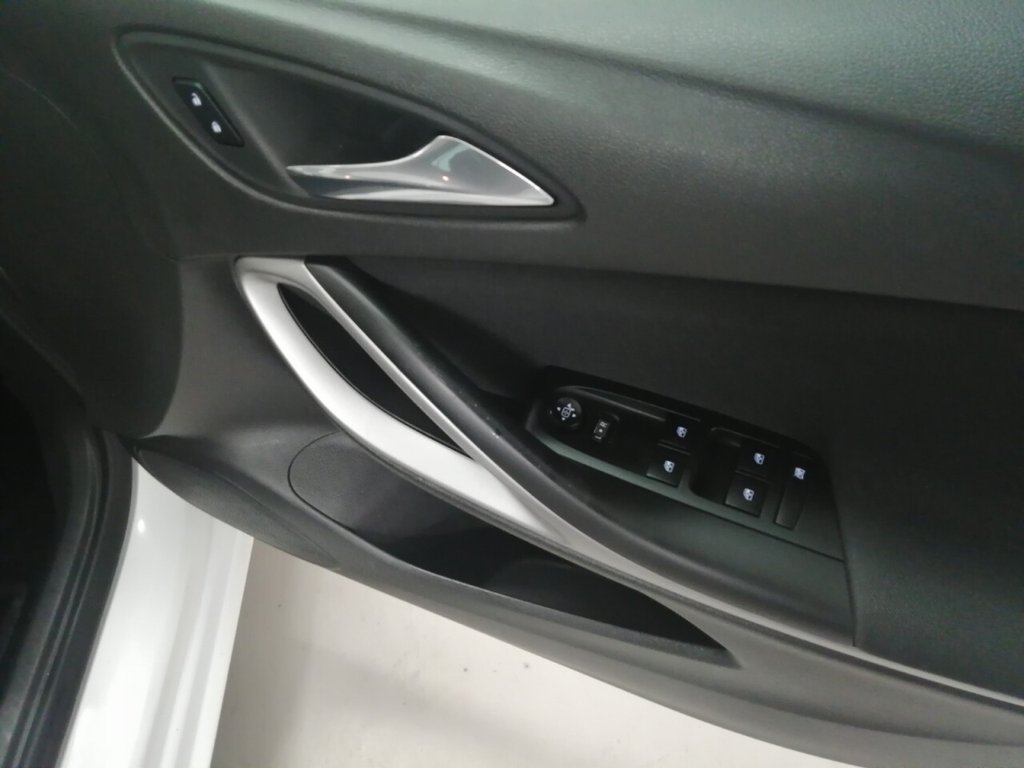 Used Vauxhall Astra 2018 for sale - 76454177: Photo 34