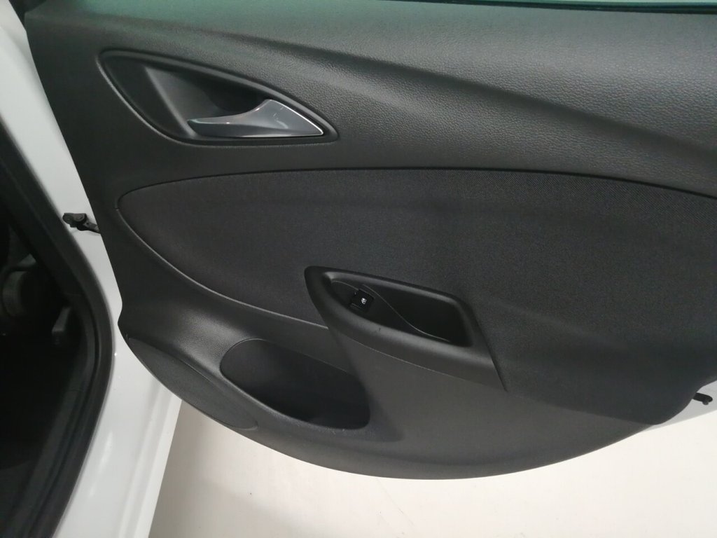 Used Vauxhall Astra 2018 for sale - 76454177: Photo 41