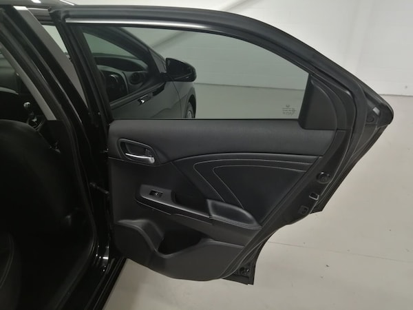 Used Honda Civic 2015 for sale - 76210190: Photo 44