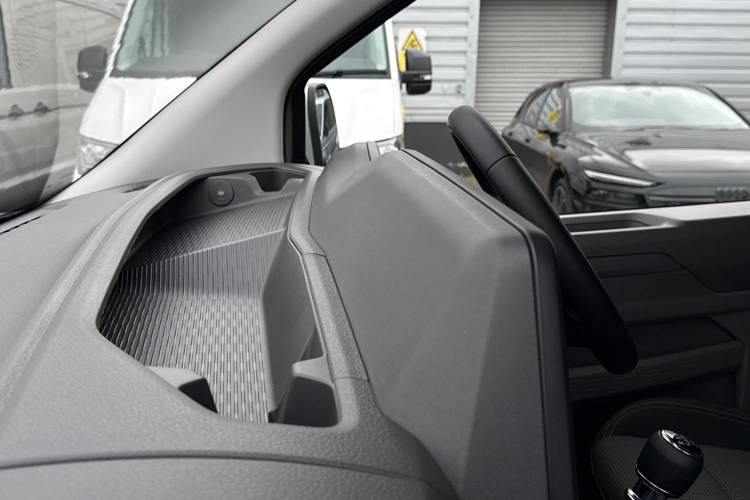 Used Volkswagen Transporter 2025 for sale - 76502881: Photo 50