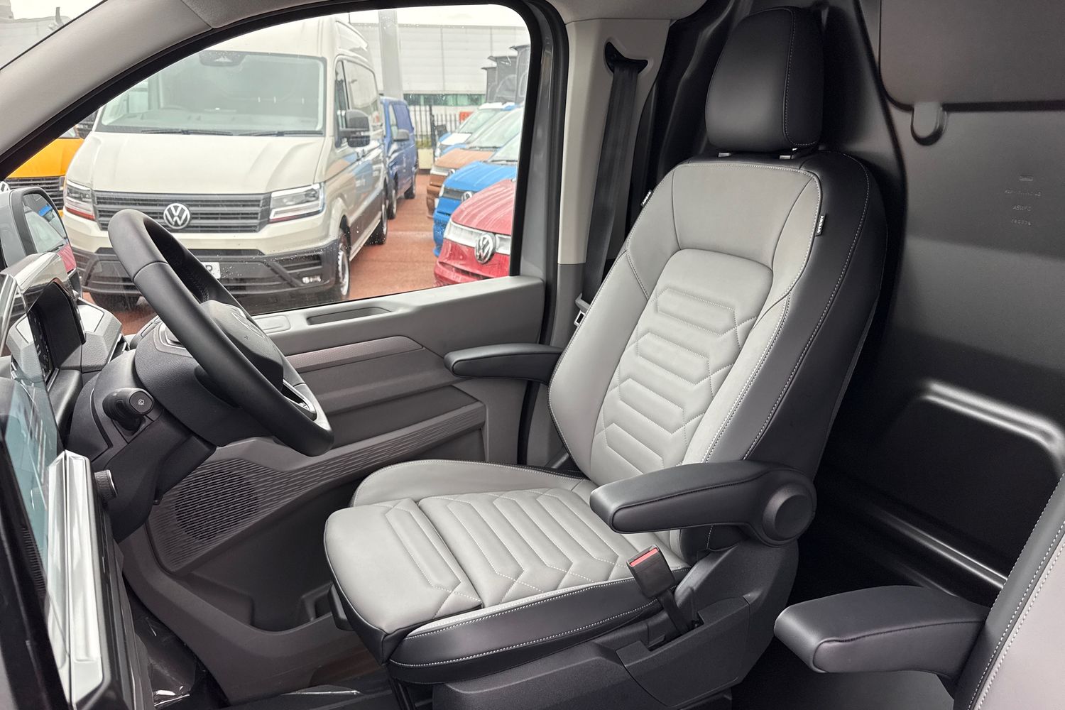 Used Volkswagen Transporter 2025 for sale - 77226506: Photo 42