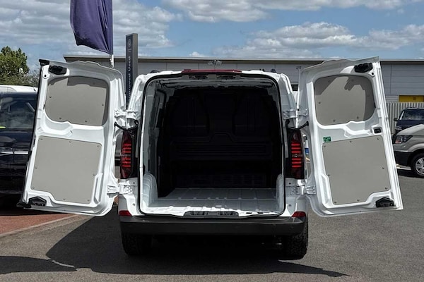Used Volkswagen Transporter 2025 for sale - 76274592: Photo 39