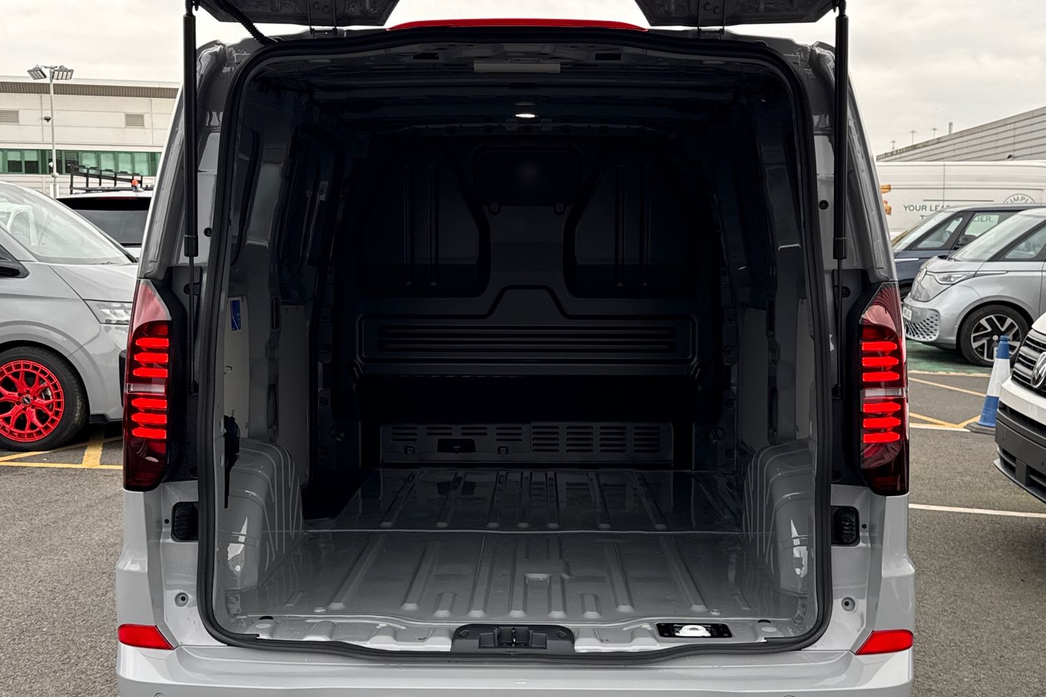 Used Volkswagen Transporter 2025 for sale - 76503029: Photo 6