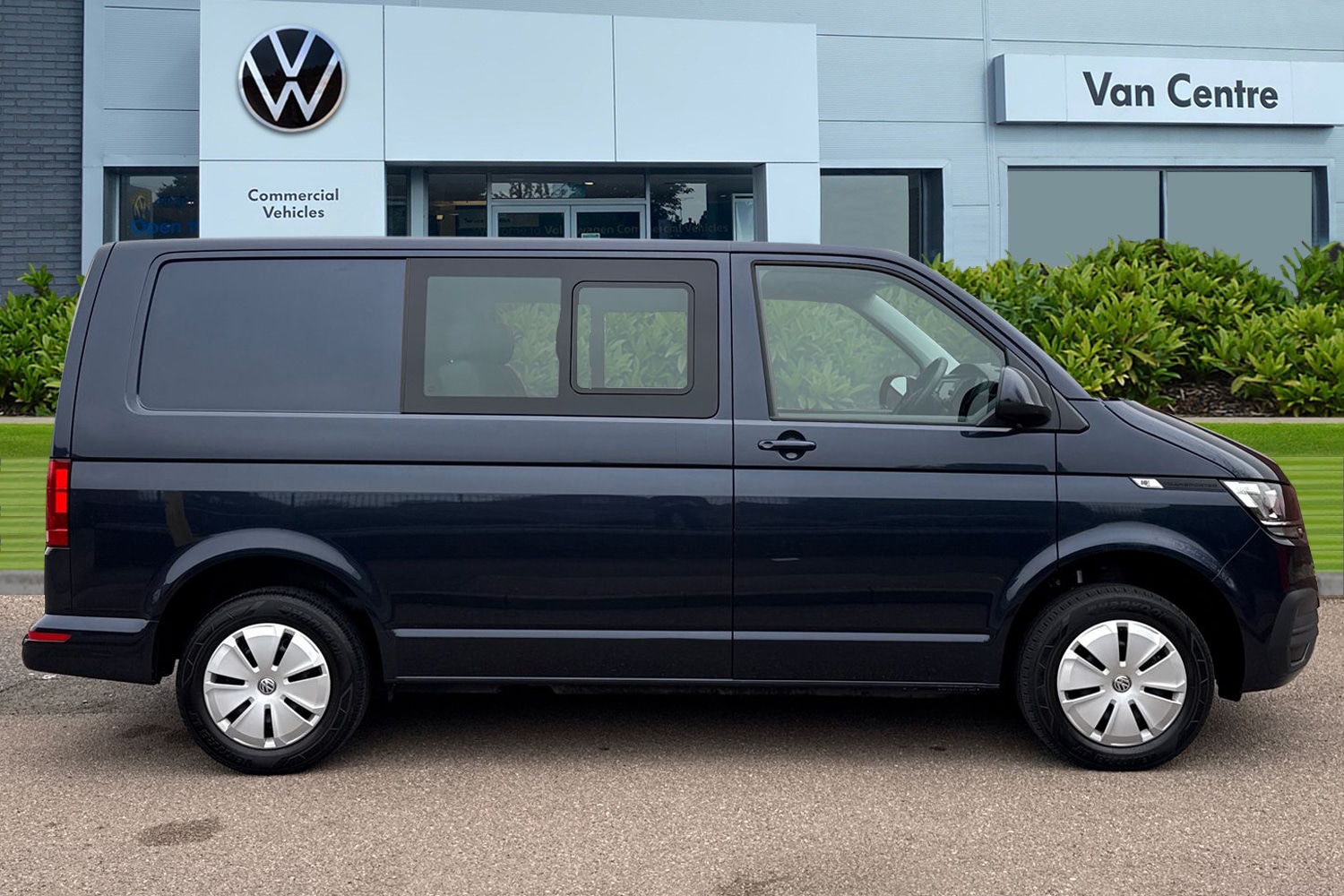 Used Volkswagen Transporter 2024 for sale - 77812607: Photo 3
