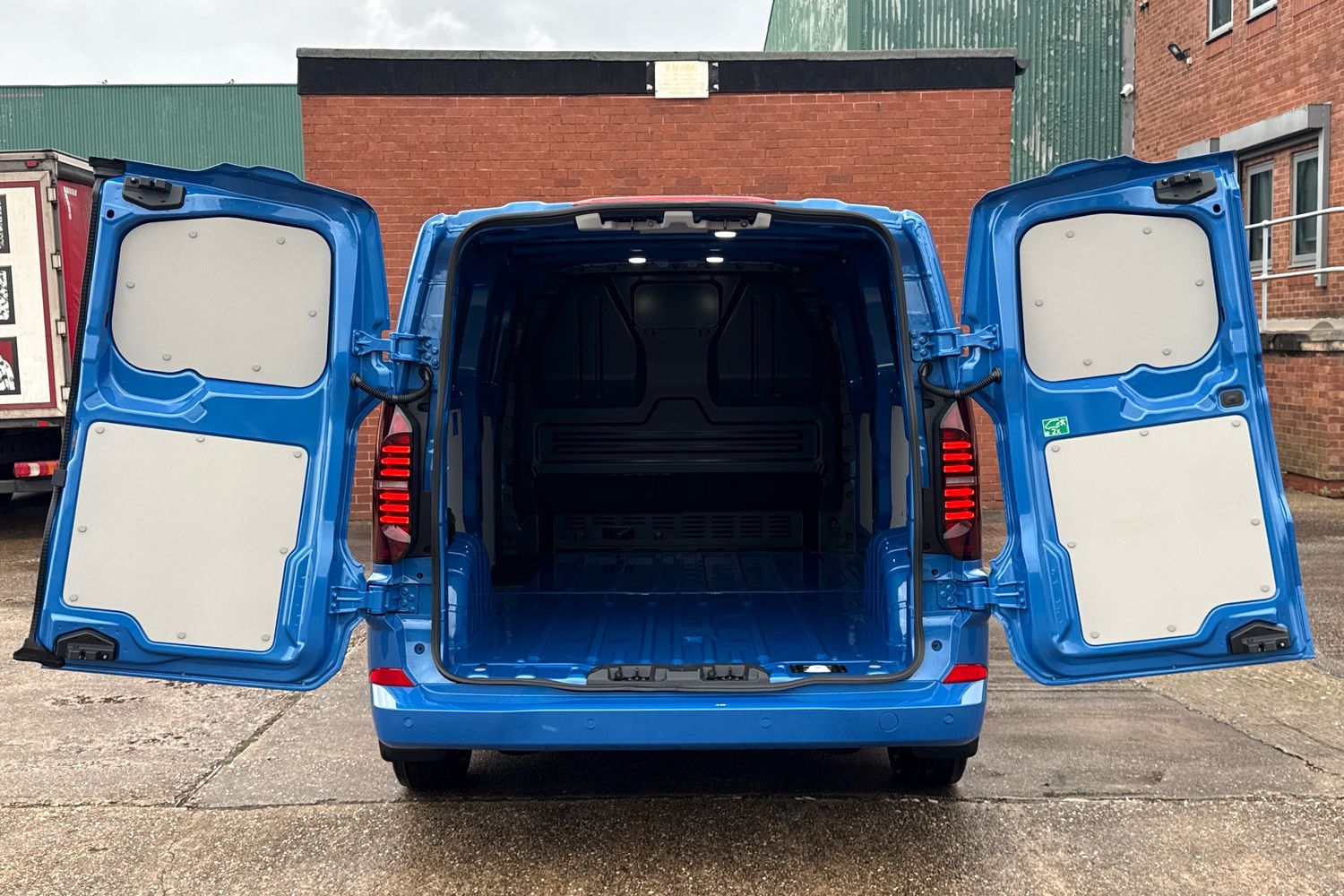 Used Volkswagen Transporter 2026 for sale - 78078987: Photo 40