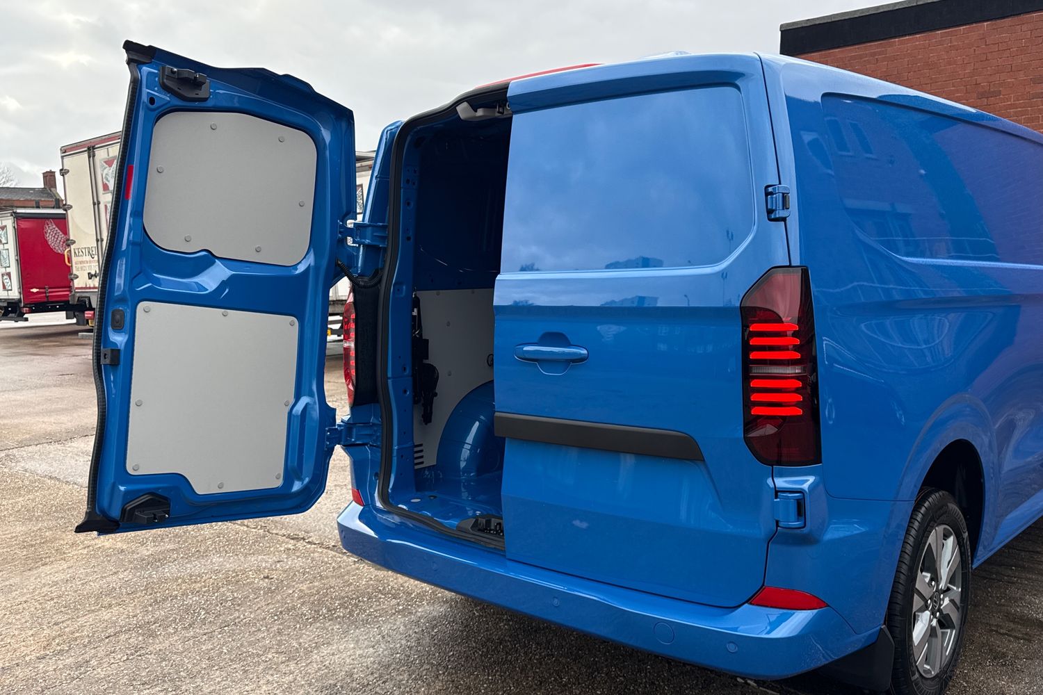 Used Volkswagen Transporter 2026 for sale - 78078987: Photo 41