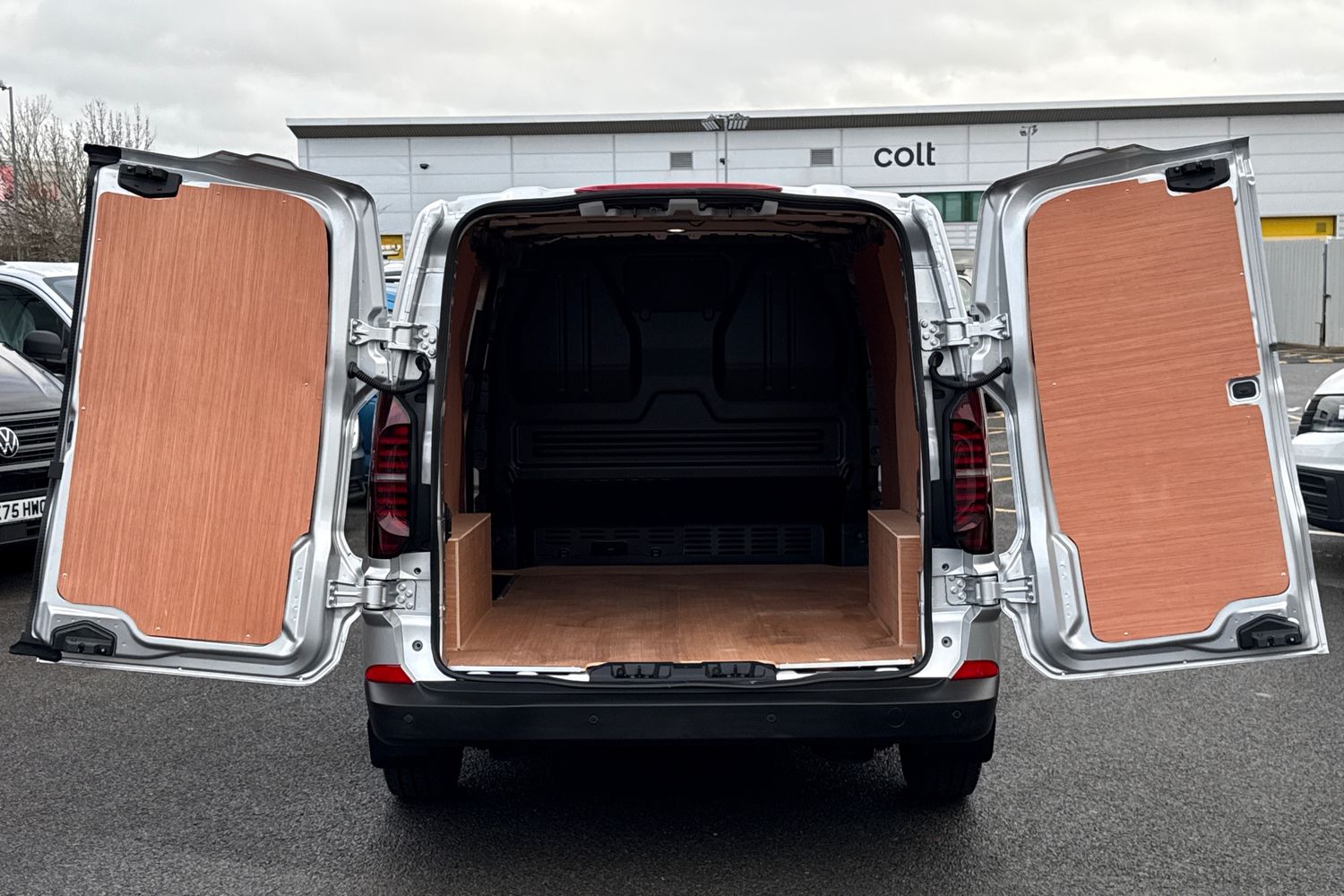 Used Volkswagen Transporter 2025 for sale - 77051531: Photo 41