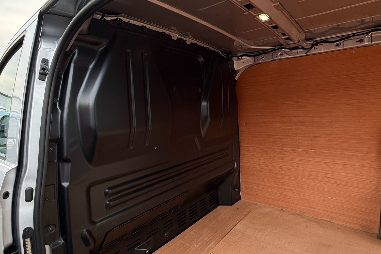 Used Volkswagen Transporter 2025 for sale - 77051531: Photo 48