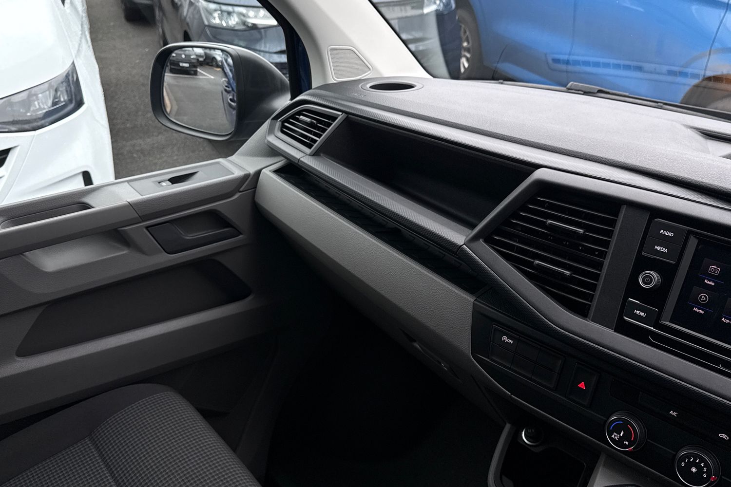 Used Volkswagen Transporter 2024 for sale - 77334430: Photo 20