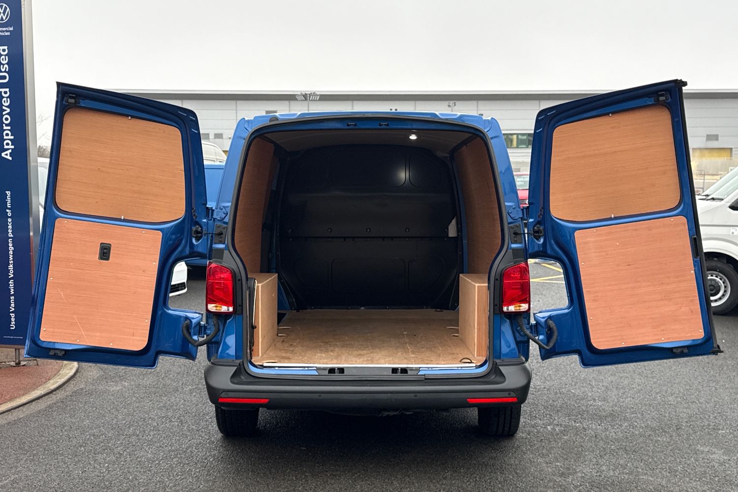 Used Volkswagen Transporter 2024 for sale - 77334430: Photo 42