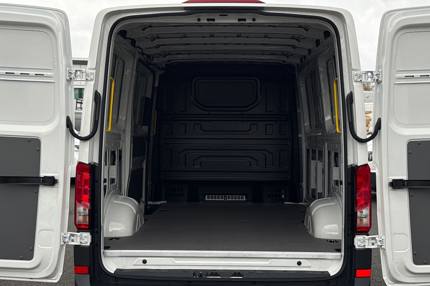 Used Volkswagen Crafter 2025 for sale - 76520055: Photo 6