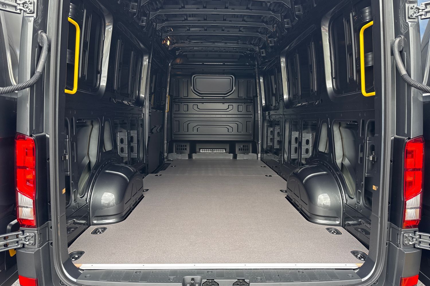 Used Volkswagen Crafter 2025 for sale - 76329491: Photo 6