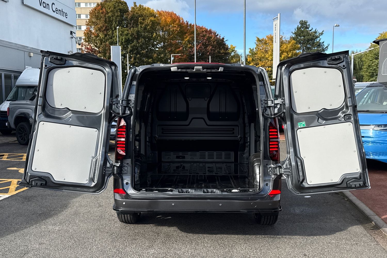 Used Volkswagen Transporter 2025 for sale - 76509091: Photo 38