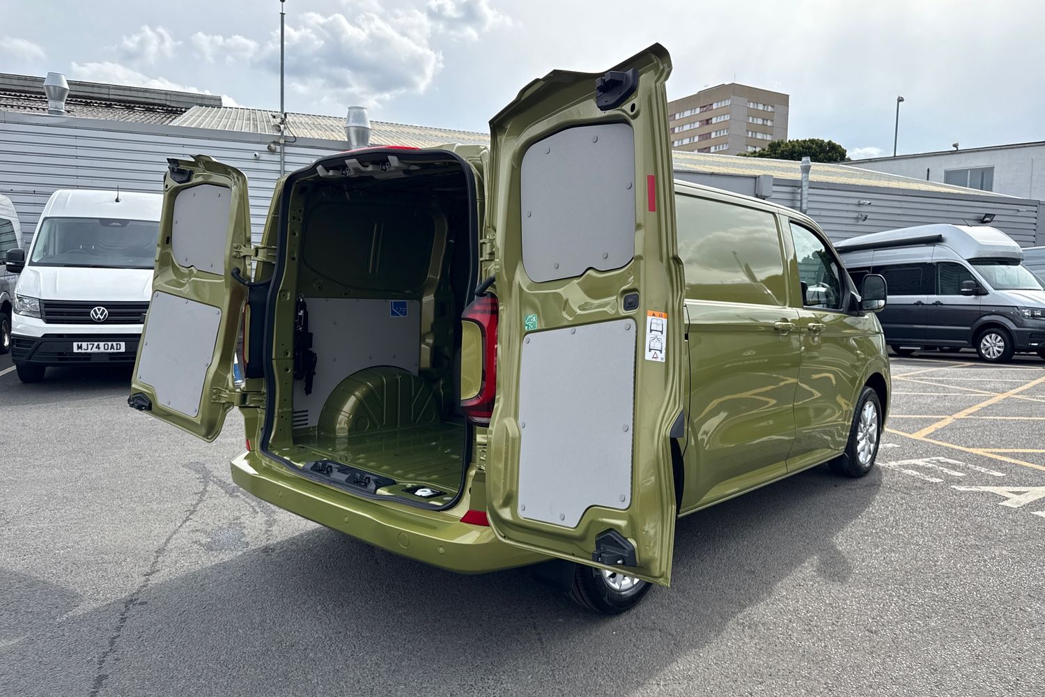 Used Volkswagen Transporter 2025 for sale - 76847871: Photo 54