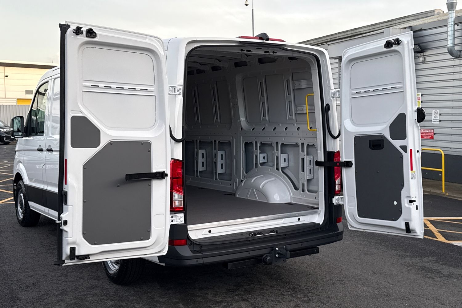 Used Volkswagen Crafter 2025 for sale - 76985303: Photo 37