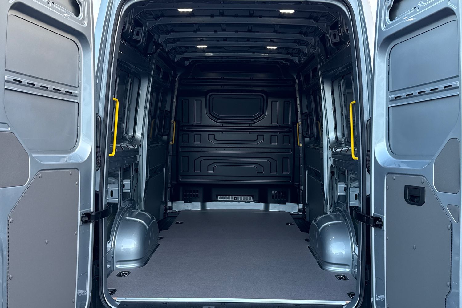 Used Volkswagen Crafter 2025 for sale - 76922983: Photo 6